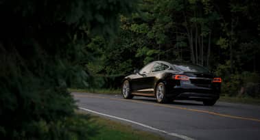 Is the TSLY ETF a better buy than TSLA stock ahead of earnings?