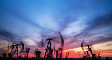 WTI-Rohöl erholt sich auf 82 USD/Barrel, da US-Lagerbestände sinken und geopolitische Spannungen zunehmen