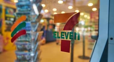 Le azioni di Seven & I salgono alle stelle mentre Couche-Tard presenta un'offerta di acquisizione record da 5 trilioni di yen