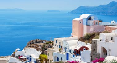 Griechische Wirtschaft erhält Zufluss von 5 Milliarden Euro nach Heraufstufung der Kreditwürdigkeit durch S&P
