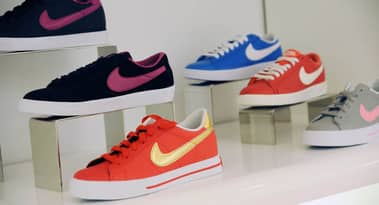 Nike stock price analysis: buy, sell, or hold ahead of earnings?