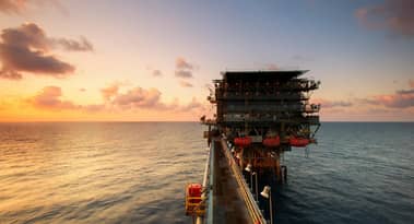 Crude oil prices plummet to 3-year low amid global economic fears: what’s next?
