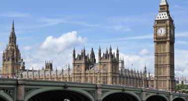 La confiance des entreprises britanniques est la plus faible depuis près de deux ans, les changements budgétaires pesant sur les décisions clés