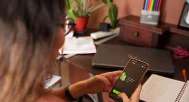 ينهار سهم Duolingo بعد الأرباح: هل هذا الضرب عادل؟