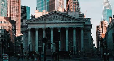 Bank of England cuts rates to 4.5%, signals monetary easing amid UK economic slowdown