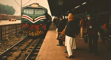 China, Pakistan push for deeper economic ties with new infrastructure deals