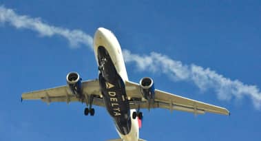 Update zum Flugzeugabsturz von Delta: Ermittlungen laufen, um den seltenen Überschlag des Jets auf der Landebahn zu erklären