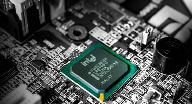 Intel maksaa 15 % uuden toimitusjohtajan nimittämisestä: osta, myy vai pidä?