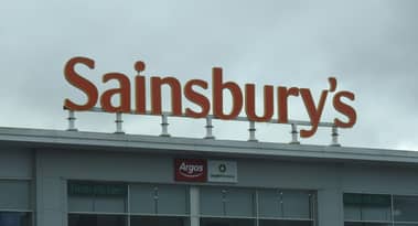 Sainsbury’s shares rise as profit tops £1bn; analysts flag cautious guidance amid price war risks