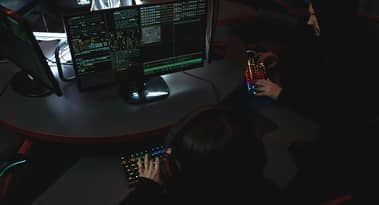 Ecco come gli hacker nordcoreani responsabili del furto di 1,4 miliardi di dollari a Bybit stanno prendendo di mira gli sviluppatori di criptovalute.