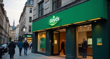 Lloyds share price dips as profits beat forecasts but bank holds guidance