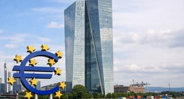 ECB holds rates steady as global risks overshadow easing inflation