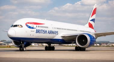 IAG shares signal bullish breakout toward 500p ahead of earnings