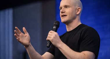 Coinbase-CEO warnt: UK-Limits für Stablecoins gefährden Finanzplatz-Status