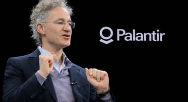 Palantir stock is down 20% YTD: analysts see reversal ahead