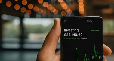 Bernstein calls a 'bottom' as Robinhood stock craters on Q4 earnings