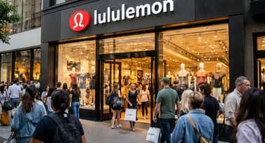 Cheap Lululemon stock forms a double-bottom: is it a bargain?