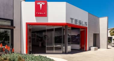Tesla stock slides 2% as regulatory risks, robotaxi doubts mount