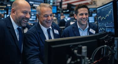 S&P 500 jump 1%, Dow Jones gain 388 points as oil falls