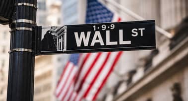 Dow steigt um fast 700 Punkte, Tech-Aktien führen August-Erholung an