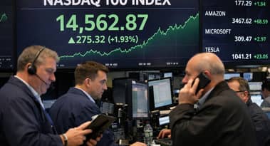 Nasdaq 100 nears correction as risks rise, QQQ ETF outflows jump