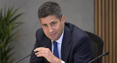 Senate confirms Kevin Warsh as Fed chair