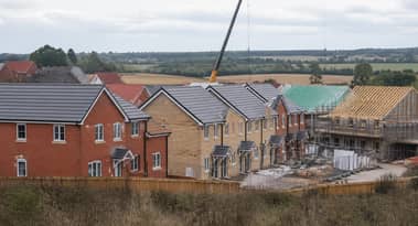 Persimmon share price at risk as key challenges converge