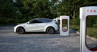 Tesla stock jumps ahead of earnings: will the climb continue after?