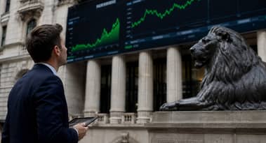 FTSE 100 gains on earnings boost, focus shifts to BoE