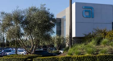 AMAT stock on edge ahead of earnings: what's next for Applied Materials?