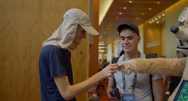 Vitalik bowed to a Hedgehog at Token2049, the project behind it just hit 5,800 users