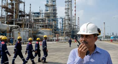 Lucro da HPCL no 4º tri sobe 46% com margens de refino fortes