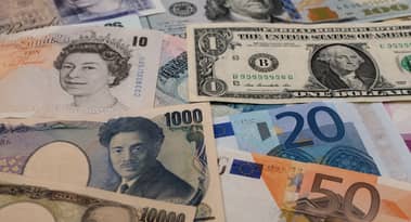 US dollar strengthens after producer inflation beats market expectations