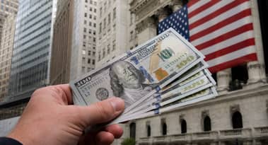 Dollar strengthens amid Fed rate hike bets and Iran tensions