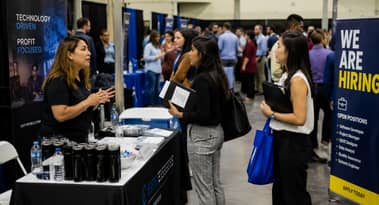 US jobless claims fall to 209,000 as US labour market remains relatively stable