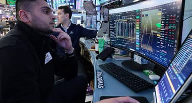 US dollar rises as Iran ceasefire fears shake market sentiment