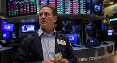 US Dollar holds steady as markets await Trump-Xi summit updates
