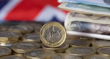 Pound steadies as UK politics and inflation cloud outlook