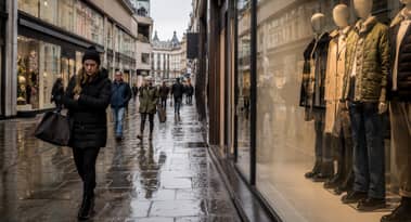 مبيعات التجزئة البريطانية تهبط 1.3% في أبريل وسط حالة عدم يقين للمستهلكين