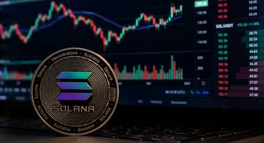 سولانا تتمسك بدعم $80 بينما موجات سحب صناديق ETF تهز أسواق الكريبتو
