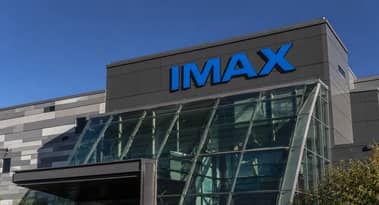 IMAX frôle un record alors que le box-office estival s'emballe