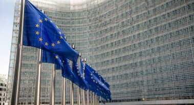 EU prodlužuje zavedení pravidel kapitálu za obchodní riziko o tři roky
