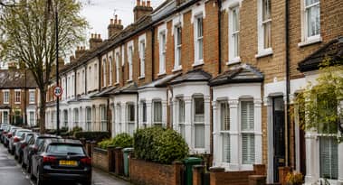 UK annual house price growth accelerates to 3.8% in April
