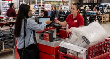 US retail sales rise 0.9% in May, surpassing market expectations