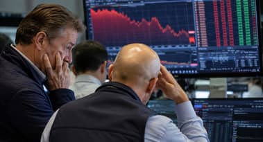 FTSE indexes edge lower despite energy sector gains from rising oil prices