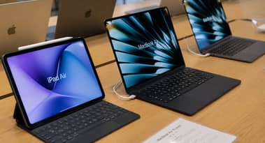 Apple stock falls as memory shortage forces company to hike Mac and iPad prices