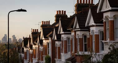 British house prices fall 0.6% in May amid economic uncertainty