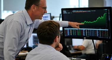FTSE 100 stiger, da lavere oliepriser forbedrer global risikoappetit
