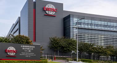Why is TSMC stock falling despite record Q2 earnings?