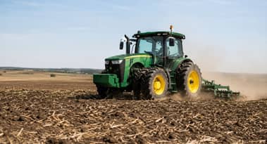 Deere earnings: Cramer says buy DE shares - just not today